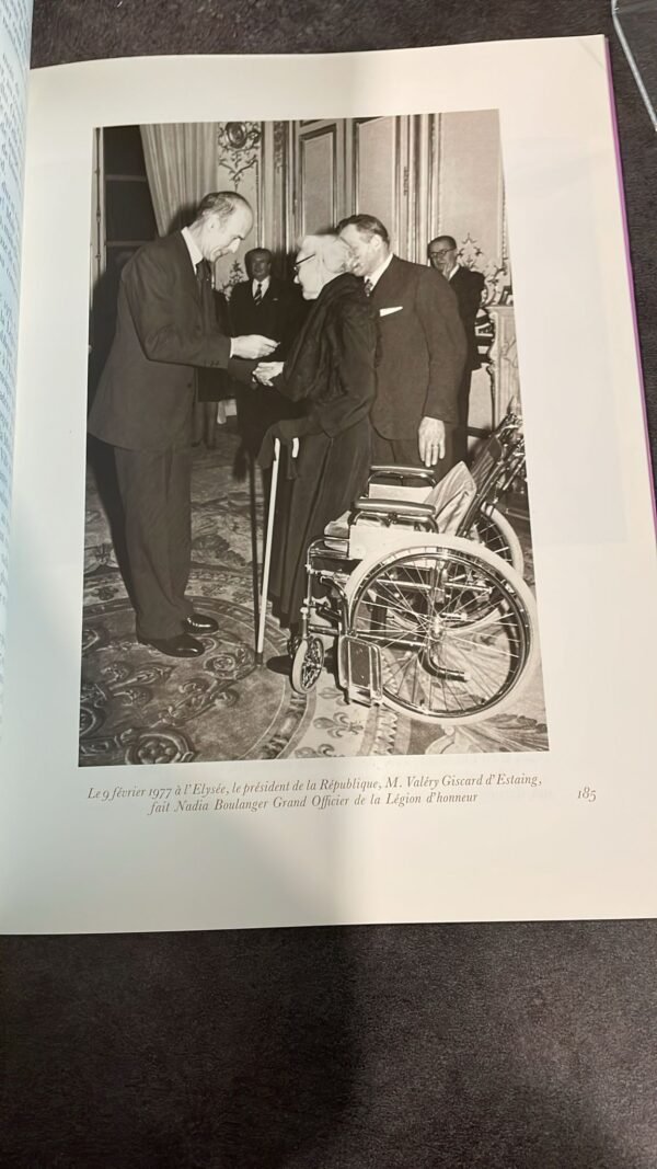 Nadia Boulanger. par Jérôme Spycket.  Edité par Payot Lausanne. 1987 – Image 3