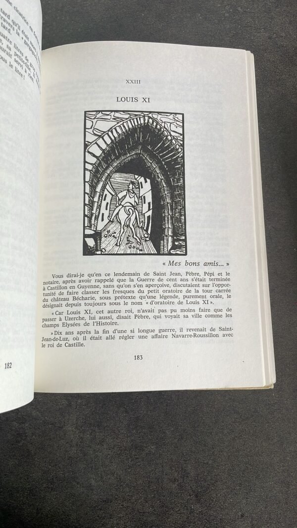 HISTOIRE et petites histoires d'UZERCHE des premiers hommes à la "belle époque"  Jean Lofficial -Illustrations de Maurice CHEMIN. – Image 4