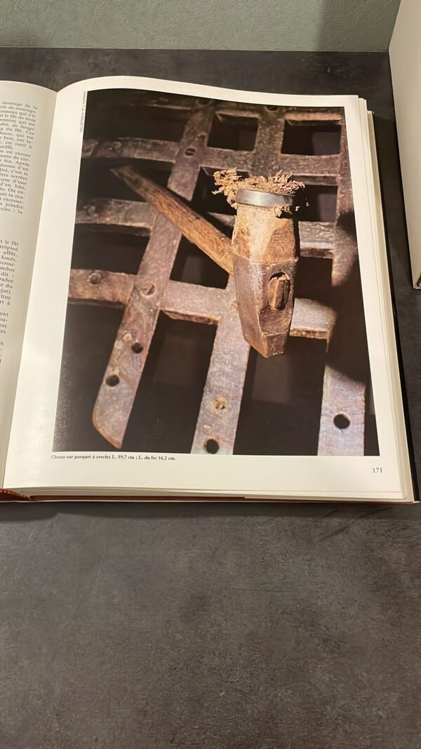 Le Livre De L'Outil par André Velter &  Marie - José Lamothe. Photos de Jean Marquis. Editions Hier & Demain 1976. Edition Originale. – Image 6