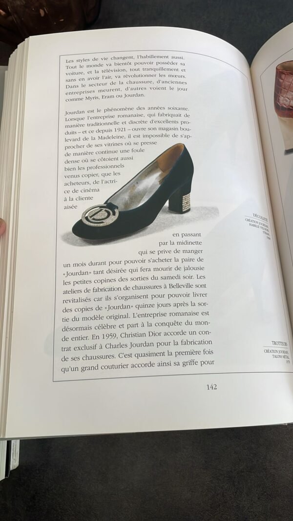 5000 ANS DE CHAUSSURES par BERTRAND HEYRAUD / EDITIONS PARKSTONE / 1994 – Image 9