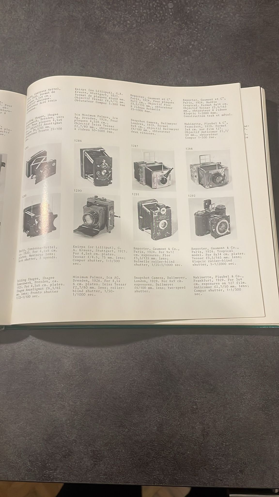 Michel Auer aura vécu pour la photographie ancienne et moderne. Guide des appareils photos ancien . – Image 7