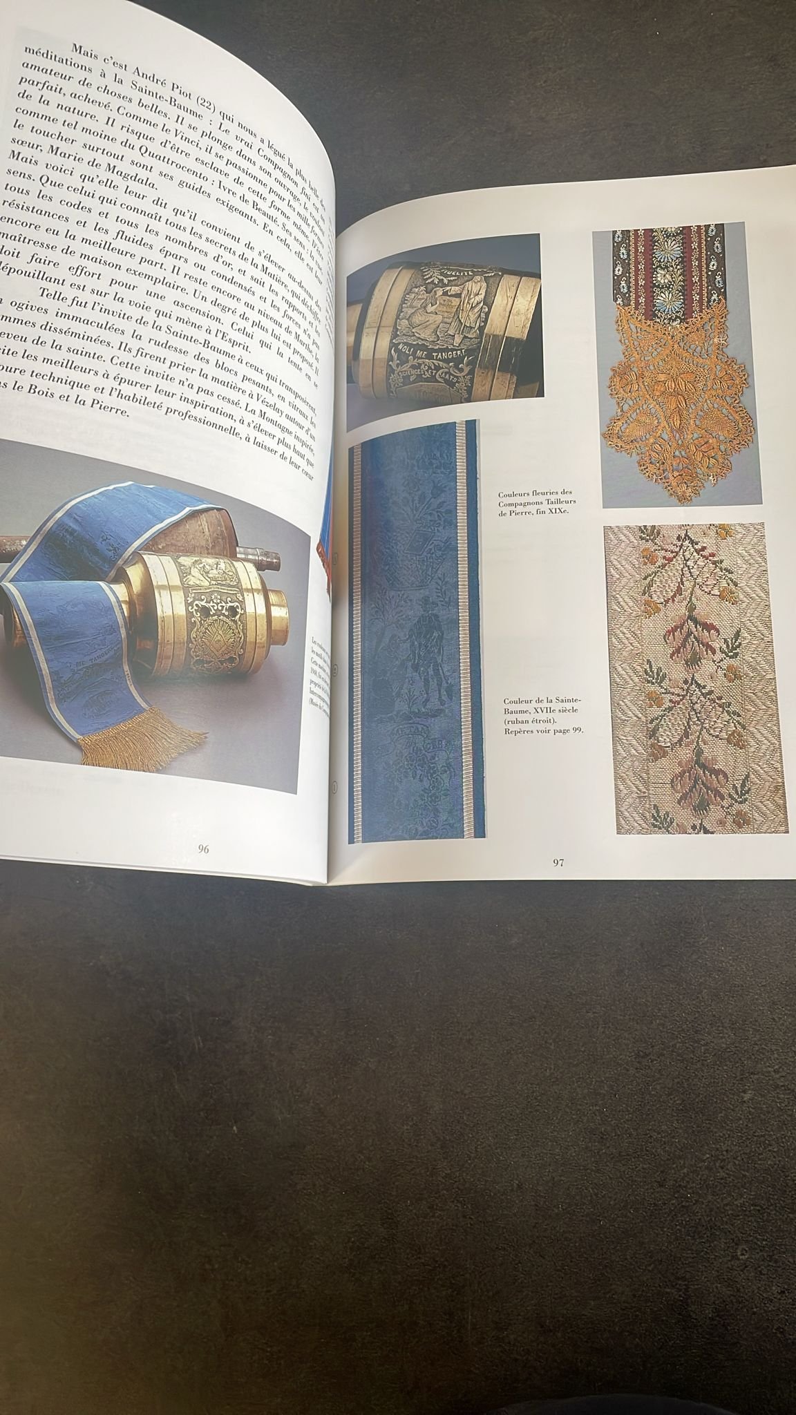 La Sainte - Baume : le pèlerinage des Compagnons du devoir. Le livre des passages des Compagnons à la Sainte Baume – Image 7